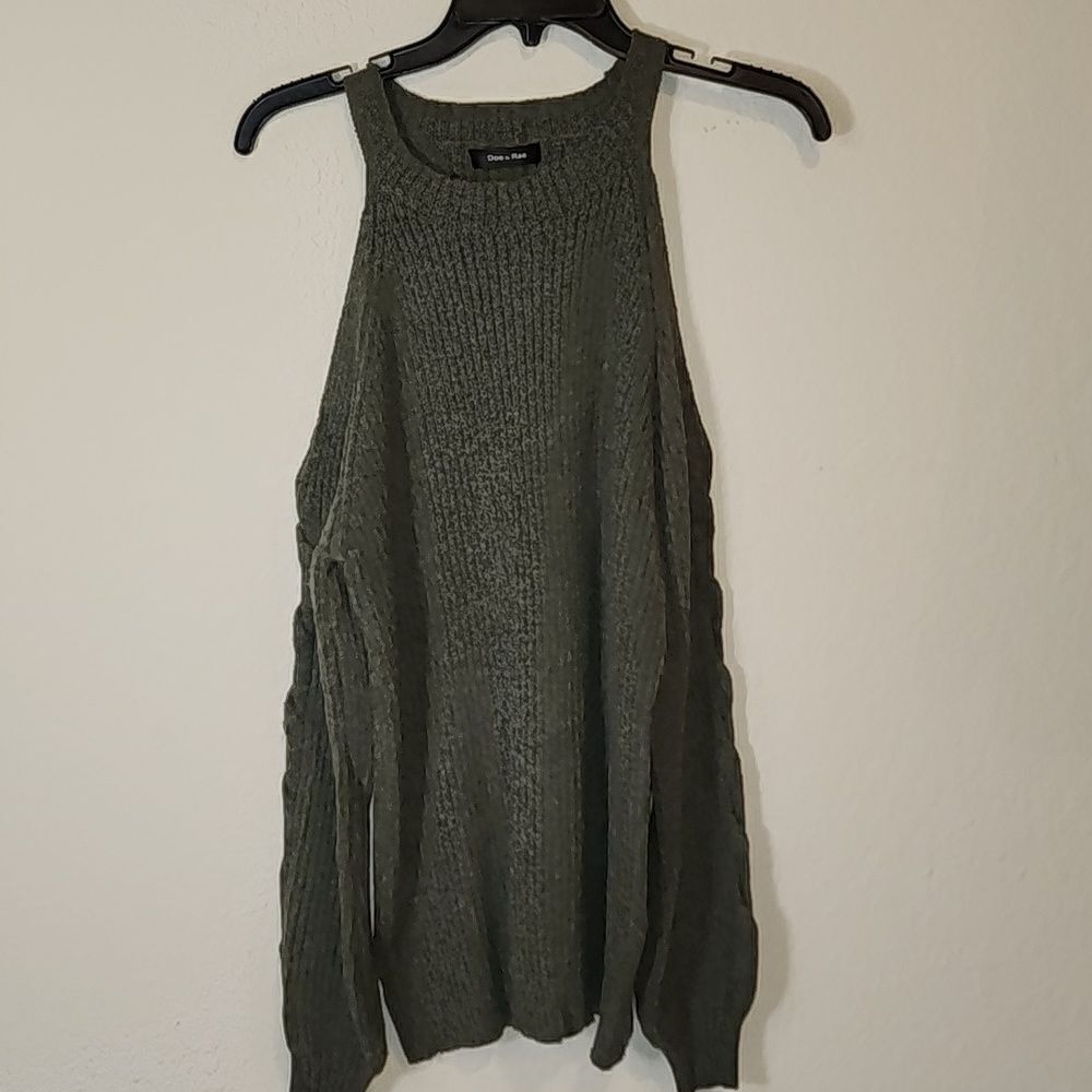 Doe & Rae Green textured knit cold shoulder sweater Size Med